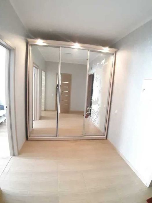 Дава се под наем Двустаен апартамент в София, Център - 55 кв.м за 382.5 € - Снимка #3