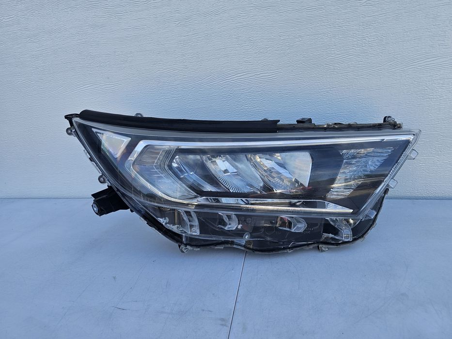 Far dreapta Toyota Rav4 Full Led