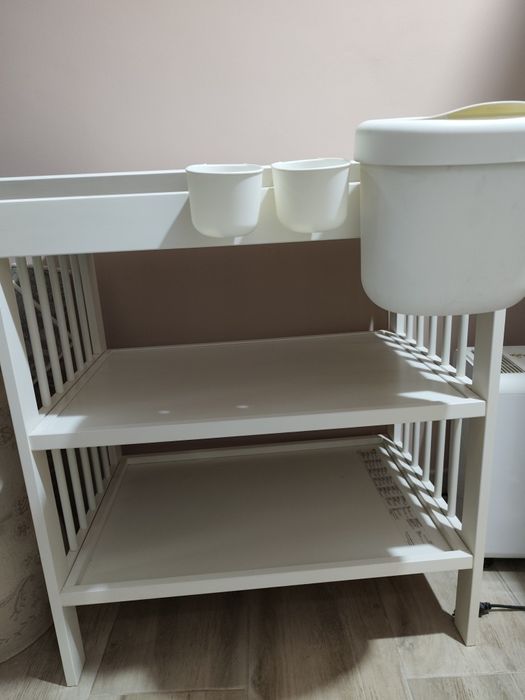 Măsuța de înfășat Ikea
