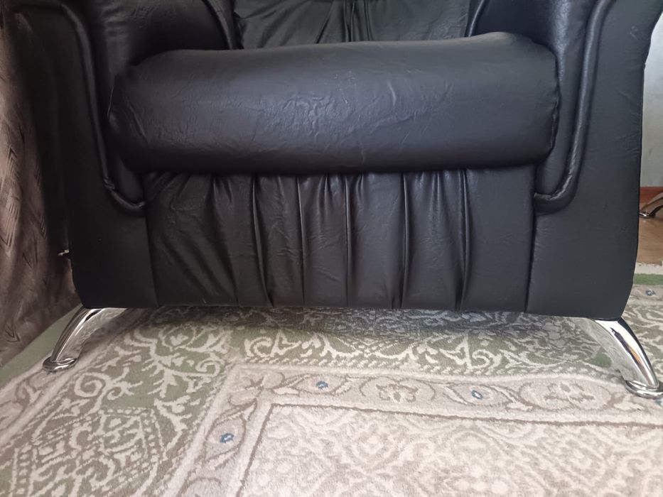Продам диван и кресло