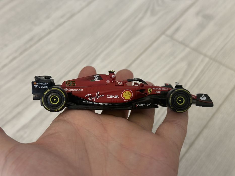 Machetă auto mașină Formula 1 F1 Ferrari Charles Leclerc Bburago 1:43