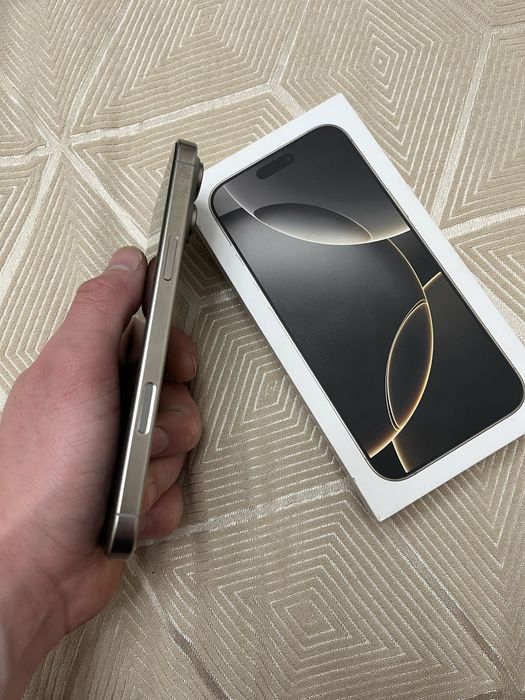 Продам Айфон 16 про макс!