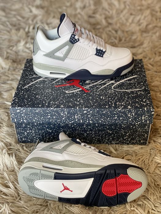 Air Jordan 4 Retro Midnight Navy