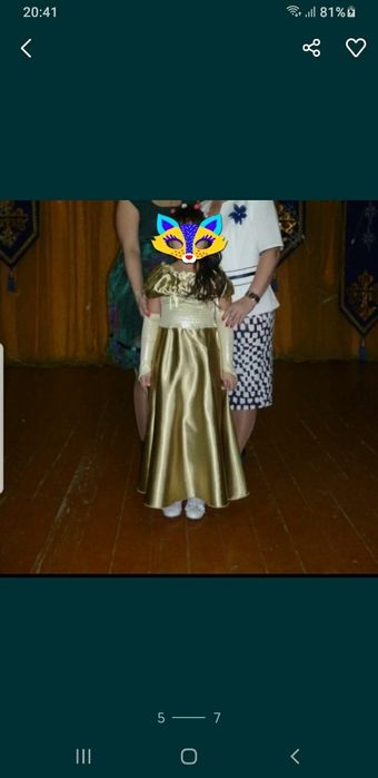 Продам нарядные красивые платья для девочек