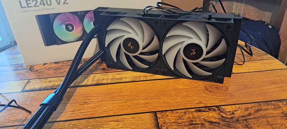 Водно охлаждане за процесор DeepCool LE240 V2