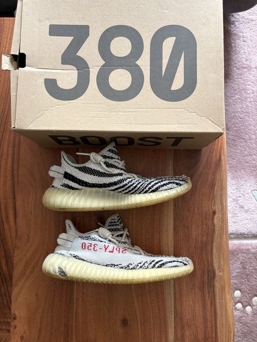 Маратонки Yeezy 42 номер