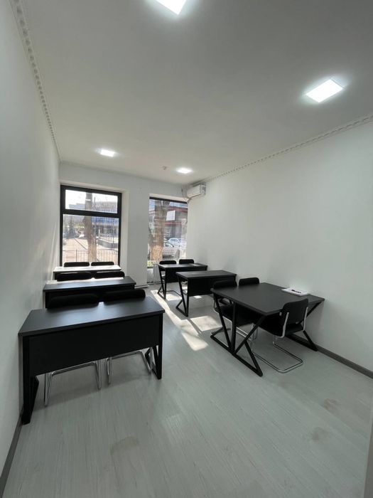 Chilonzor Torgoviy Sentrda  1 etajda 2 Ta hona Ijaraga beriladi