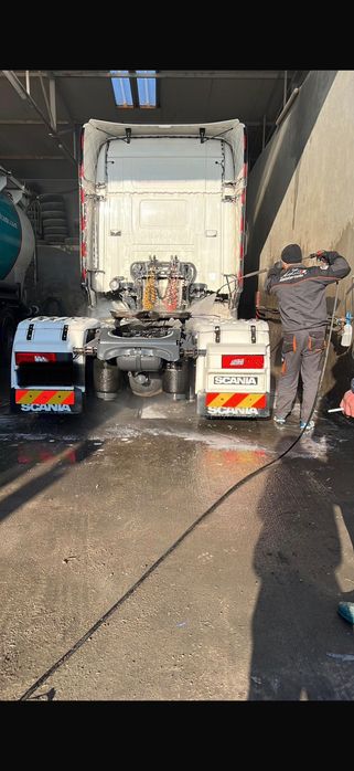 Camion Scania V8 R580