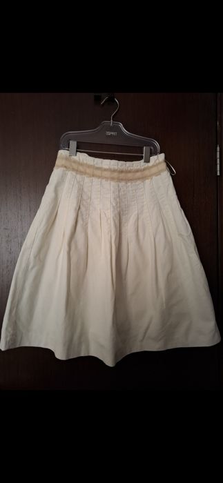 MANGO  Дамска пола подходяща за сезона есен-зима