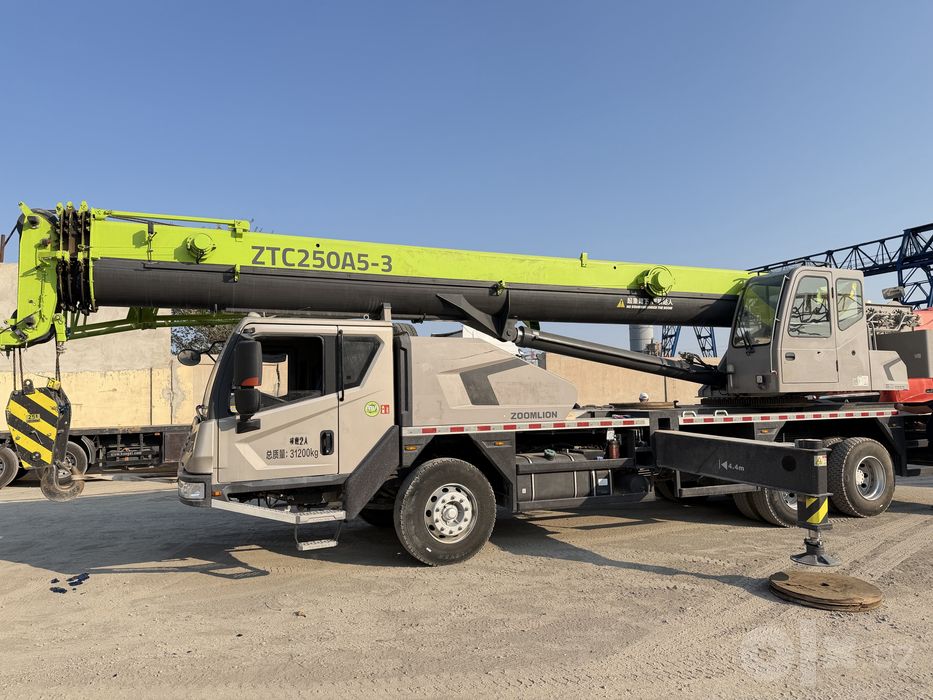 Zoomlion 25T A 2024 yil