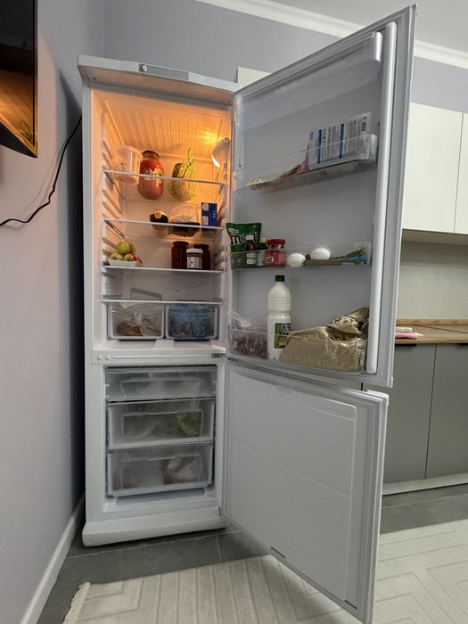 Холодильник Indesit ES 18 A белый