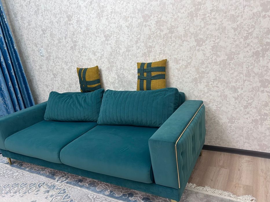 Мягкий уголок диван