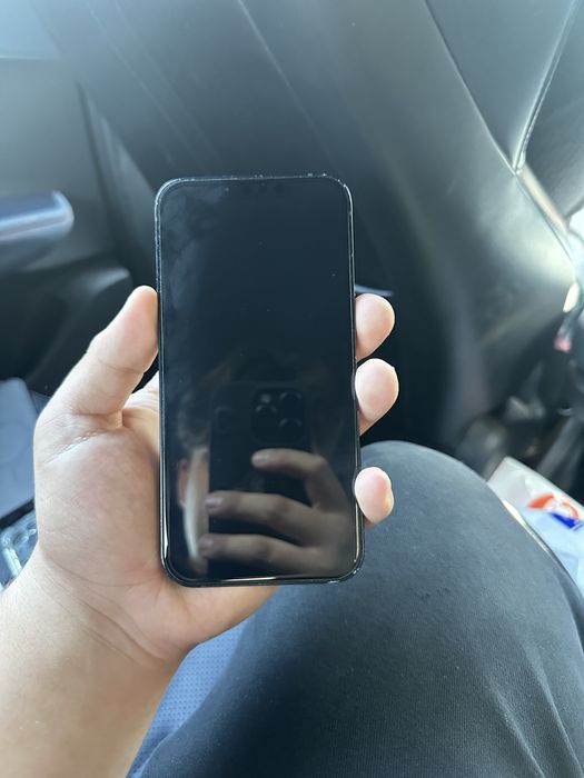 13 iPhone 128gb.