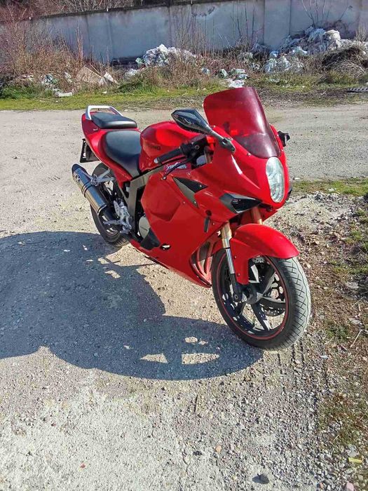 Hyosung GT 125R