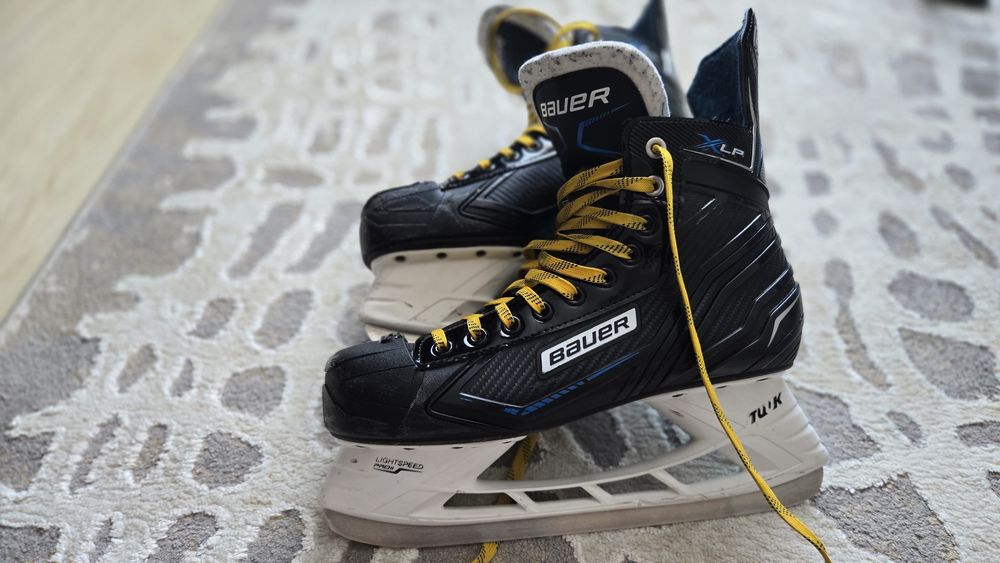 Коньки хоккейные