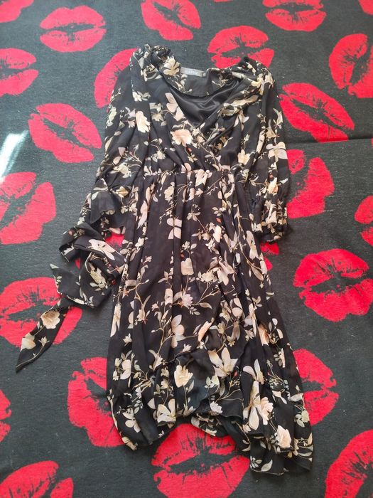 Отдам женские вещи