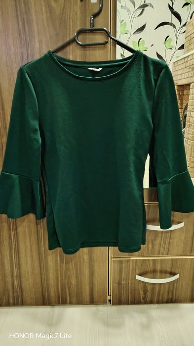 Bluză cu mâneci stil clopot