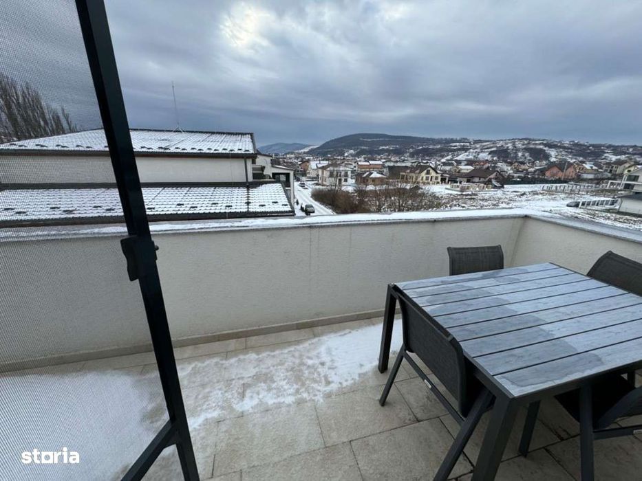 Apartament 3 camere de lux zona din spate de la Omv ul de jos