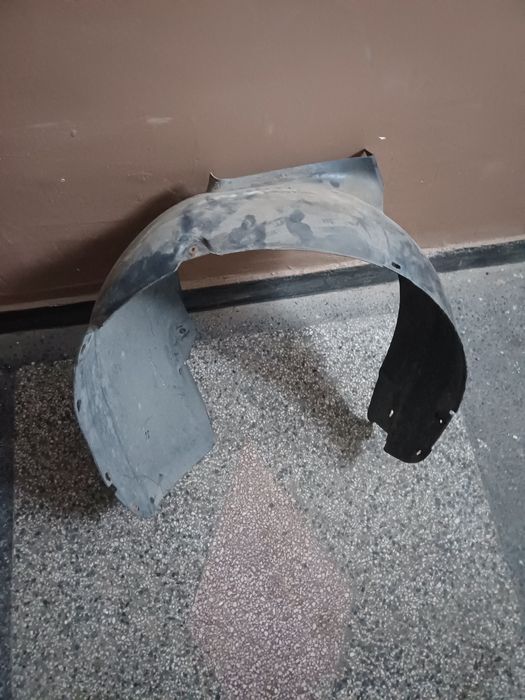 Продавам преден ляв подкалник