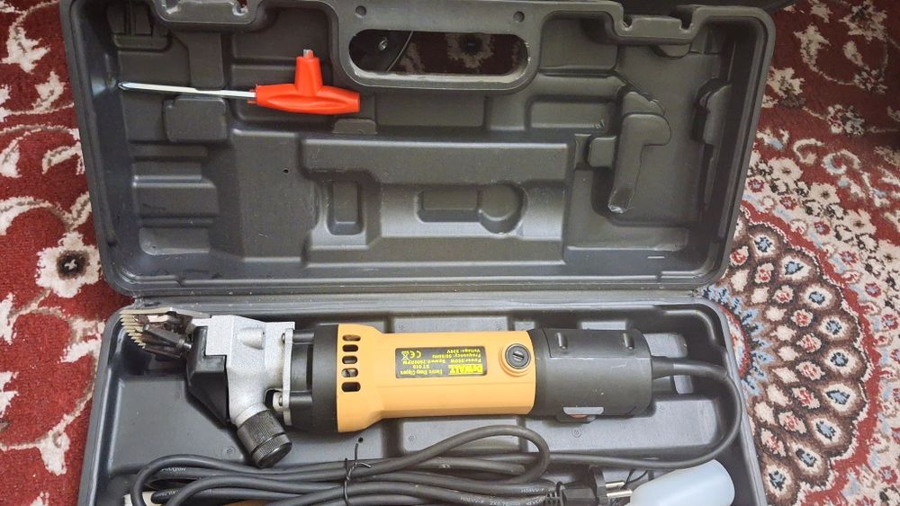 Quyni Yungini oladigon Moshinka