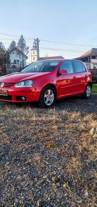 Golf 5 1.6 MPI.  Benzina