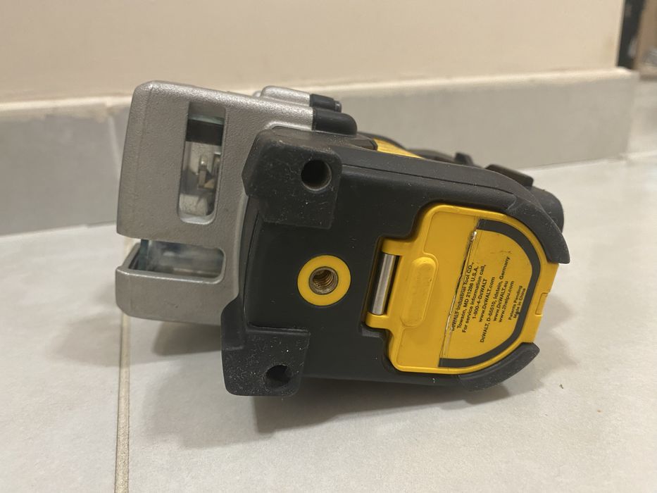 Лазерен нивелир DEWALT DW089K