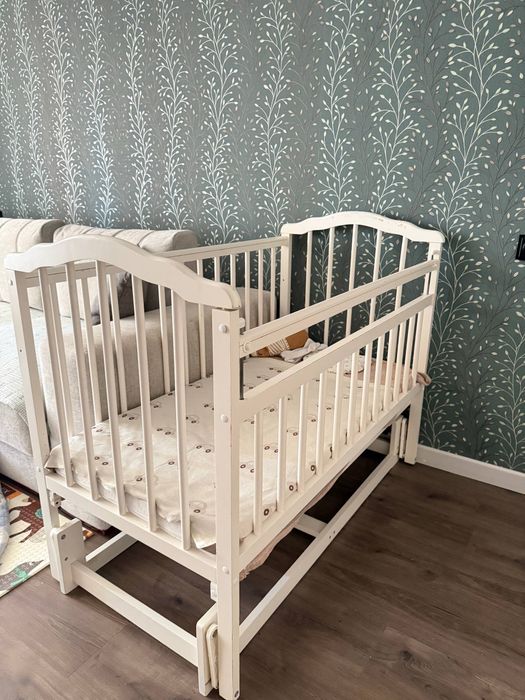Продам детскую кроватку
