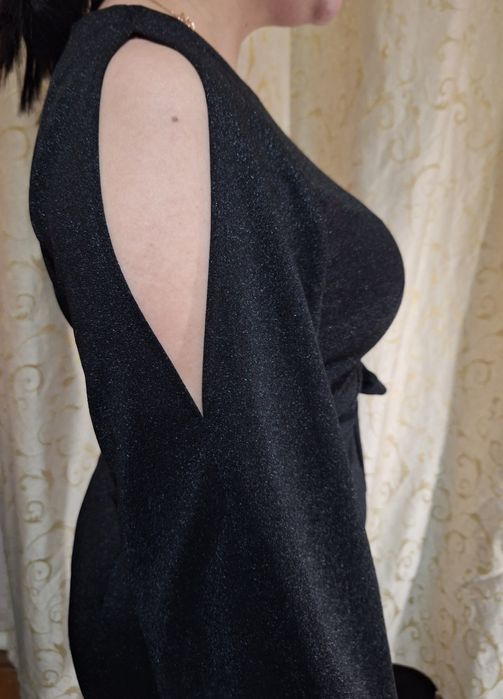 Продам новое вечернее платье.