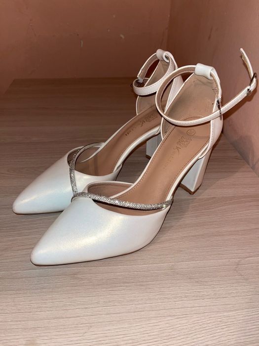 Продам платье , туфли