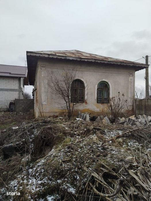 Teren intravilan 1080 mp + casa demolabila Cosoveni