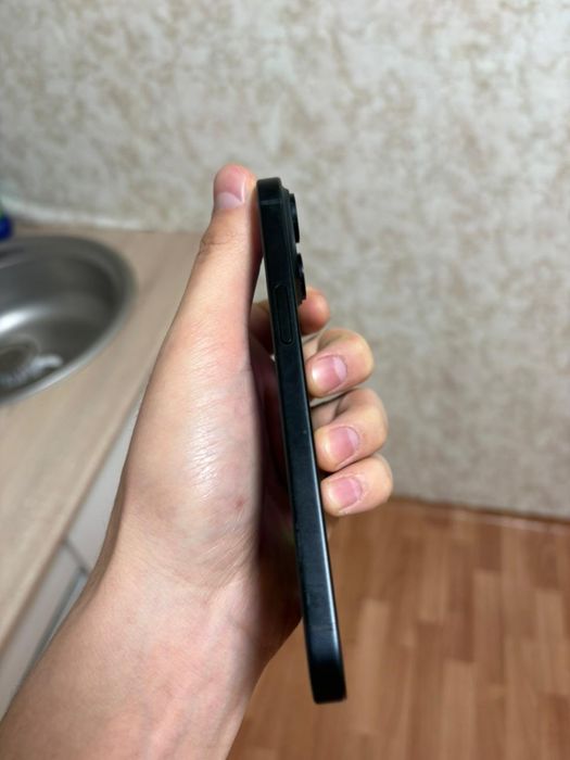 Айфон 15 128гб..