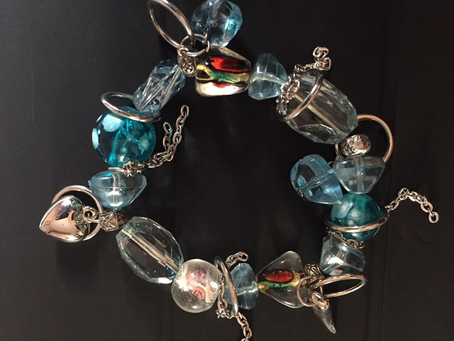 Богородица, седефена костенурка, гривни