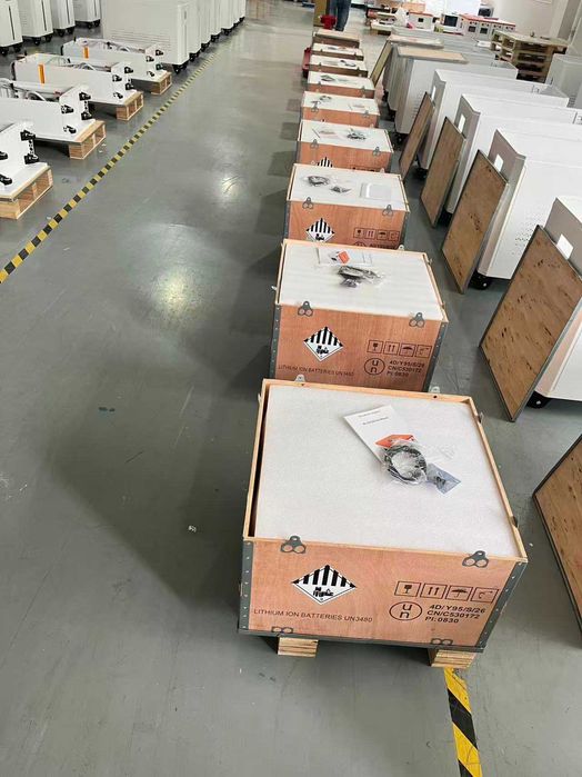 Baterie Lithium acumulator 24 v 330Ah 8,5 KW LifePo4 cu sistem de incalzire