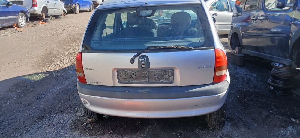 Opel corsa  1.0i  1996