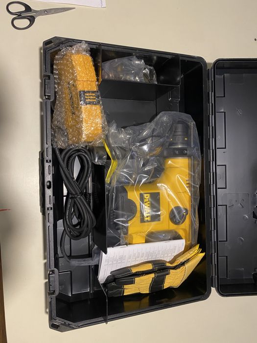 Перфоратор DeWalt девольт дэвольт