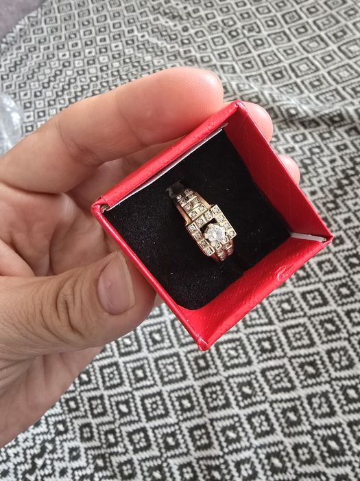 Продам золото  кольцо