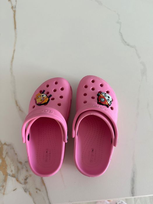 papuci Crocs roz fara pins