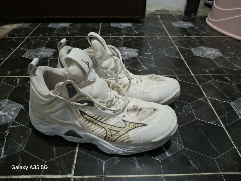 Mizuno кроссовки