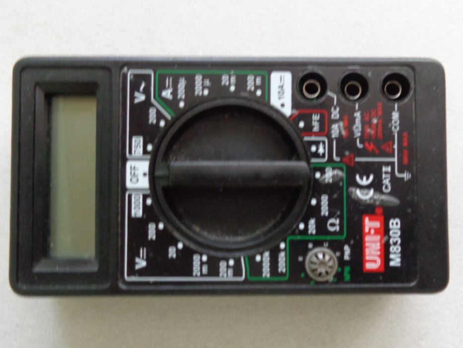 Multimetru Uni-T M830, defect