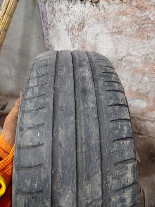 Продаю летние шины viatti strada
