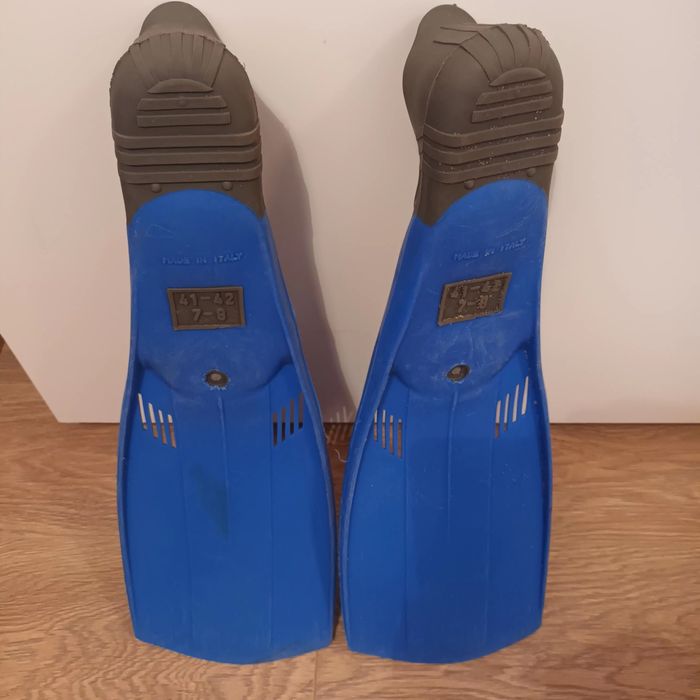 Продавам плавници