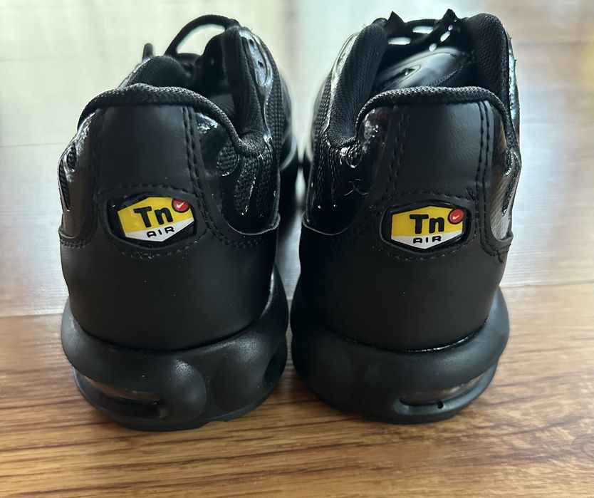 Мъжки,черни маратонки Nike TN