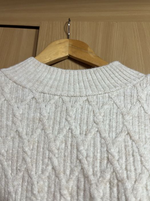 Кофта плотный трикотаж.