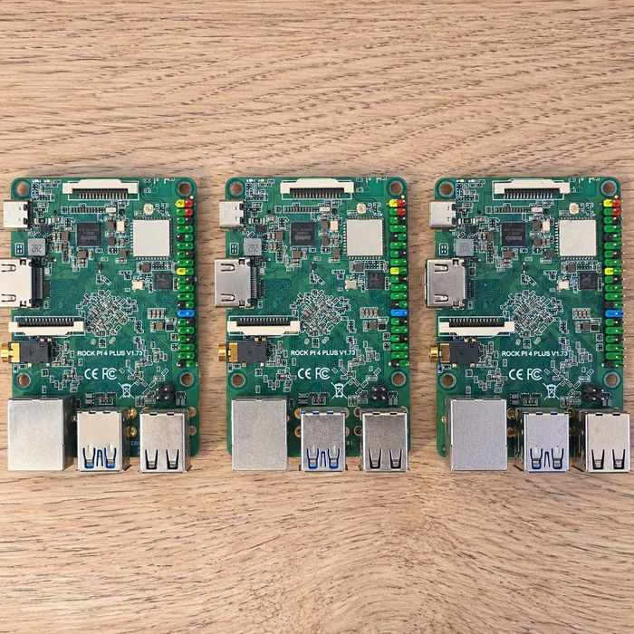 ROCK Pi 4 Plus 2GB / Raspberry Pi 4 Model B 4GB – Linux, Docker, Server