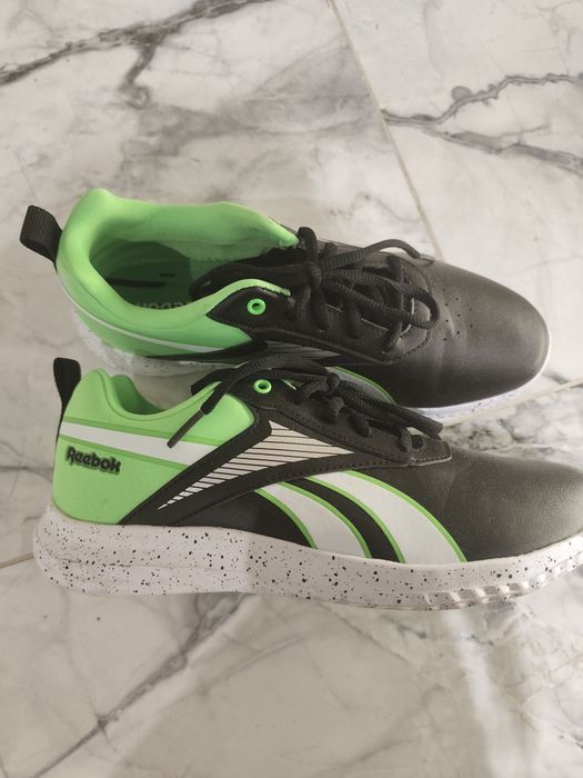 Нови маратонки Reebok