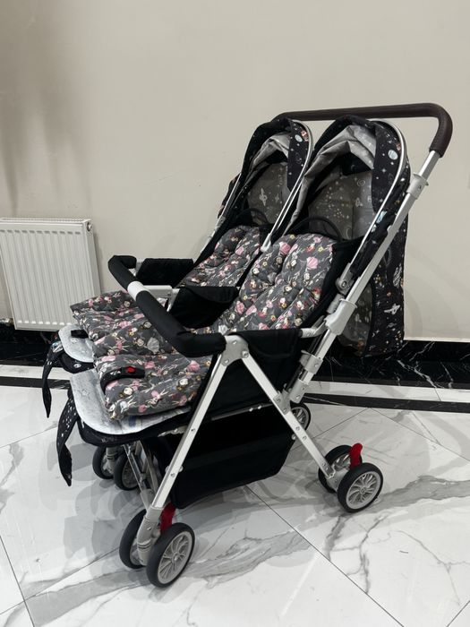 Продам детскую прогулочную коляску для двойни/близнецов