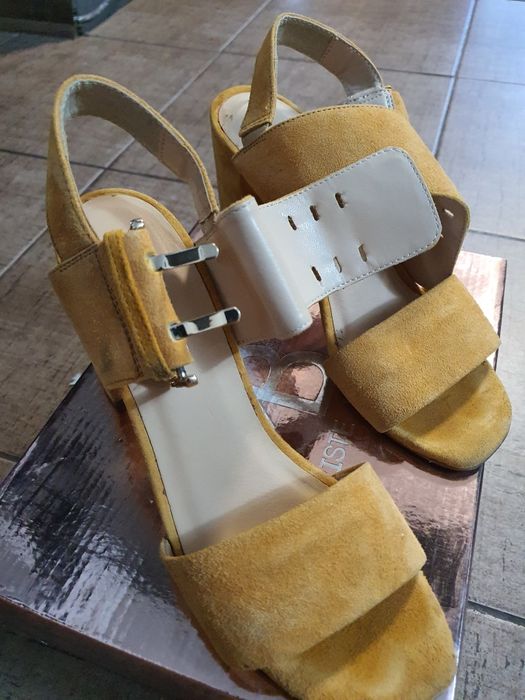 Sandale marca Benvenuti , nr 37 ca noi