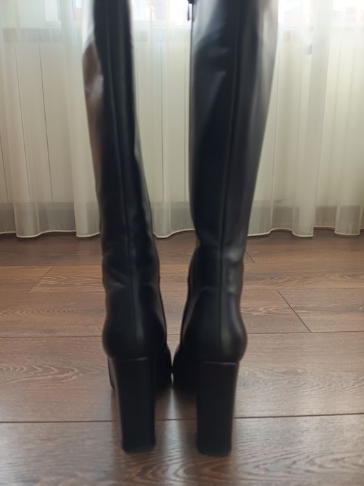 Елегантни дамски ботуши Carlo Fabiani