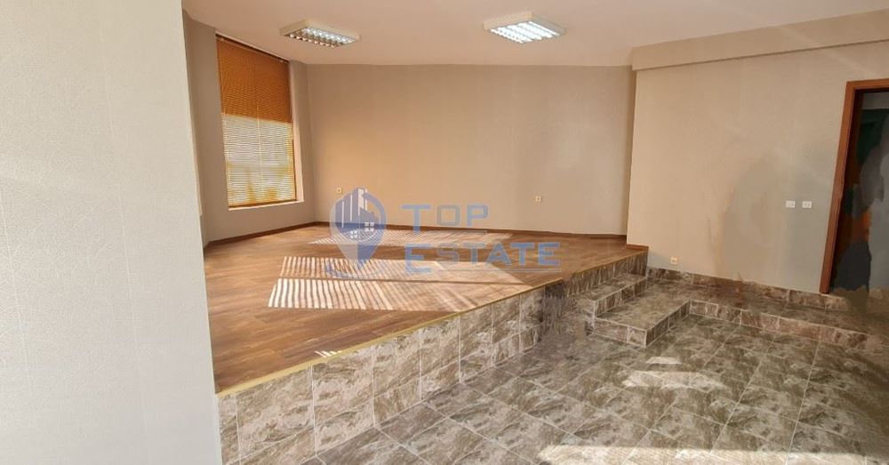 Продава се Магазин в Горна Оряховица - 90 кв.м за 737 €/кв.м - Снимка #1