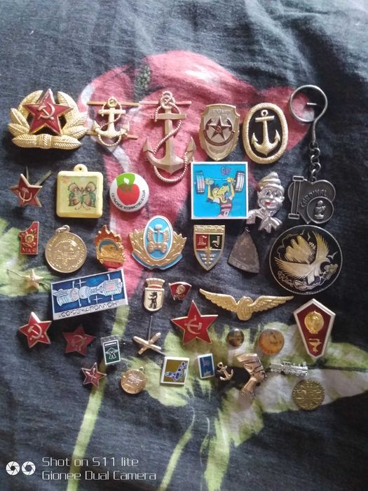 значки советских времён